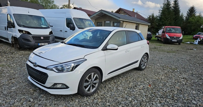 Hyundai i20 cena 23900 przebieg: 90000, rok produkcji 2017 z Nowa Sarzyna małe 172